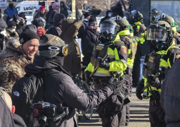 La escalada autoritaria de Trump y el riesgo&nbsp;Milei