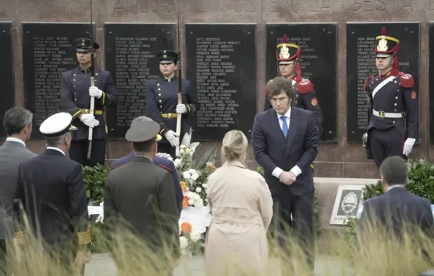 No nos entra un quilombo más: Javier Milei cumplió con Malvinas con un acto sobrio y&nbsp;cuidado