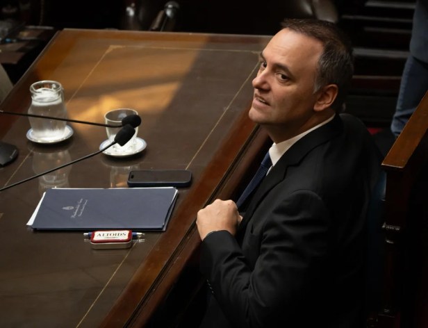 Javier Milei paga carísimos los adornos multimillonarios de Manuel&nbsp;Adorni