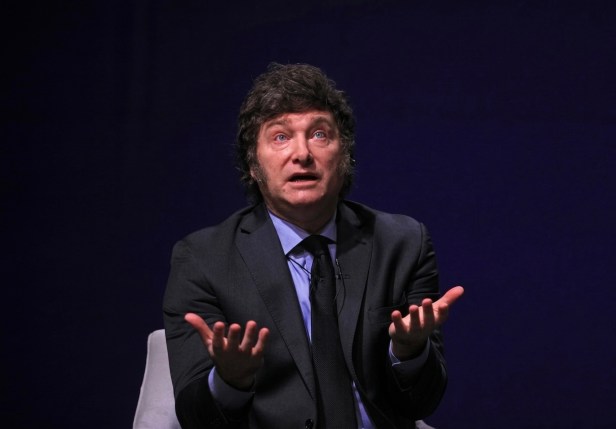 El modelo emite señales de desgaste: la cadena rota de la felicidad&nbsp;libertaria