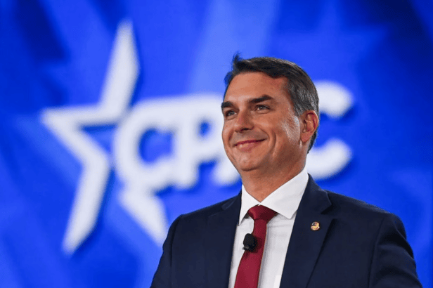 Flávio Bolsonaro, el heredero forzoso del bastón ultra: Dios, familia y&nbsp;escándalos