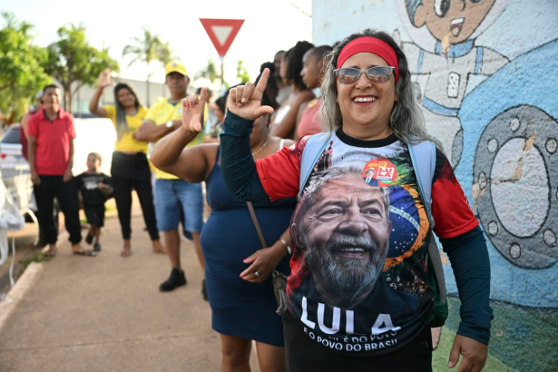 La jornada electoral en Brasil transcurre con asistencia fluida a las urnas, entre el miedo y la&nbsp;esperanza